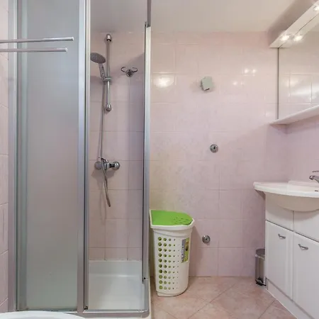 Apartamento 2 Bedroom Lovely In *