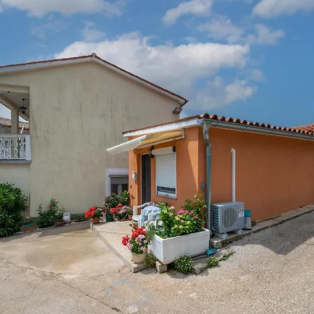 2 Bedroom Lovely In * Nedeščina