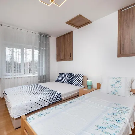 Appartamento 2 Bedroom Lovely In