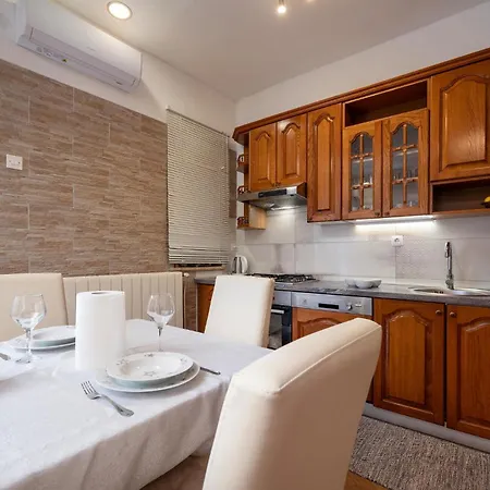 2 Bedroom Lovely In *