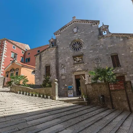 2 Bedroom Gorgeous In Apartman