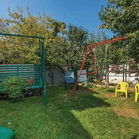 2 Bedroom Lovely In