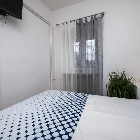 2 Bedroom Lovely Apartment In Nedescina Apartman Nedescina